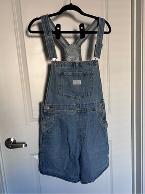 Levi’s overalls